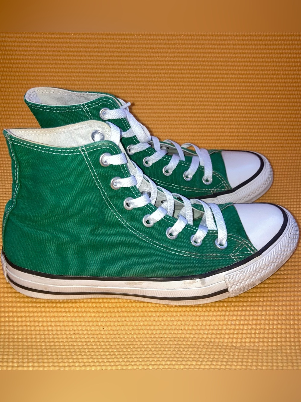 Green High-Top Converse All Star Canvas Sneakers for Women size 9